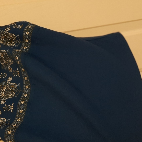 Beautiful Y2K Blue crop top spaghetti strap measurements in details cute floral - Picture 3 of 5